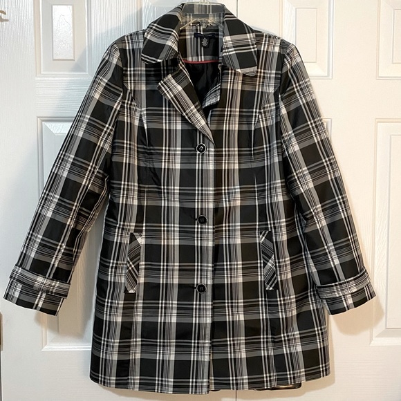 Tommy Hilfiger Jackets & Blazers - Tommy Hilfiger XL women’s plaid trench rain coat